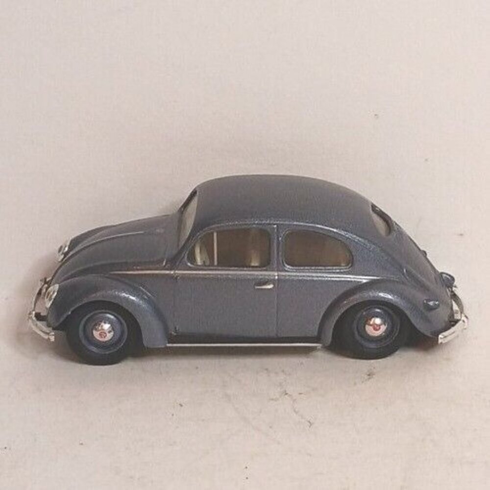 L154A VW Volkswagon Beetle 1955 Metallic 0497 Of 2500 Back Wheels Need Repair